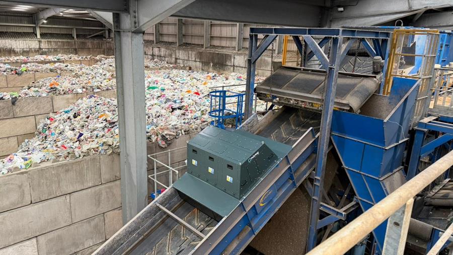 Fluorescerende inkt maakt melkflessen traceerbaar in recyclageproces