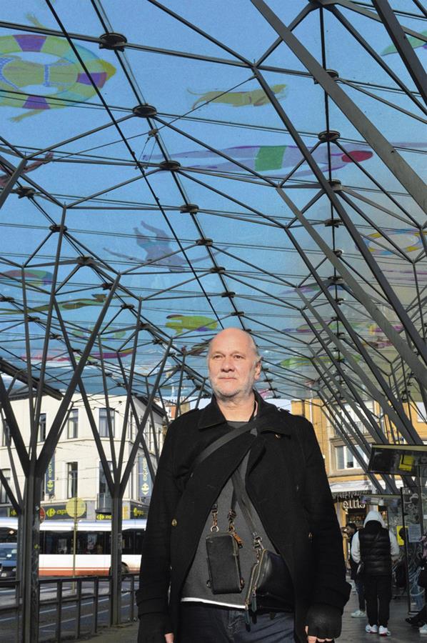 Een kleurige onderwaterwandeling op het Flageyplein 