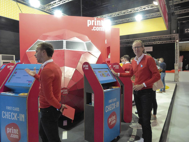 Blij weerzien met Sign2Com