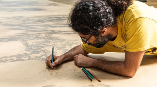 Koehler Paper parraine un artiste italien à travers un don de papier recyclé 