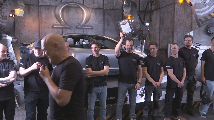 L'équipe internationale de carwrap bat le record du monde à Houthalen