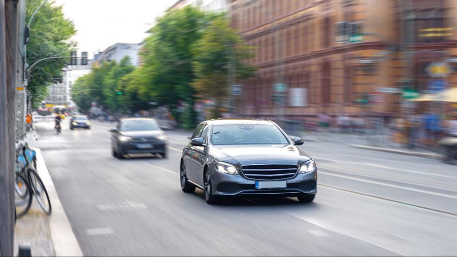 Eigen wagen blijft dominant voor woon‑werkverkeer